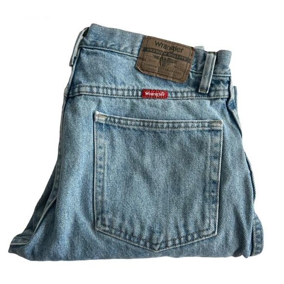 Wrangler Light Wash Regular Fit Jeans - 33/32 - Picture 1 of 7